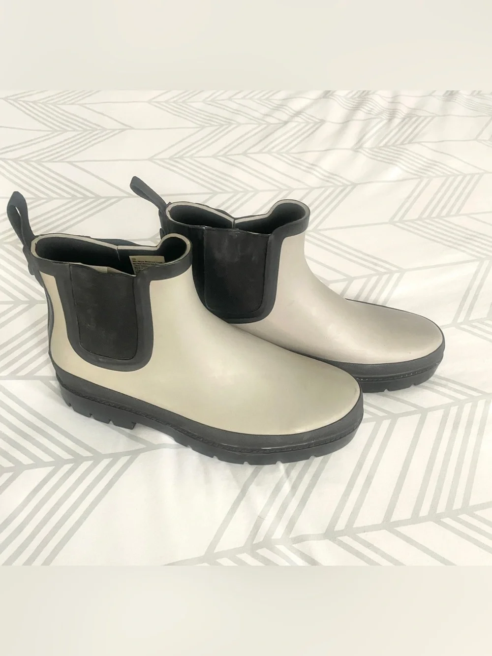 Target Universal Thread Rain Boot - Picture 2 of 4